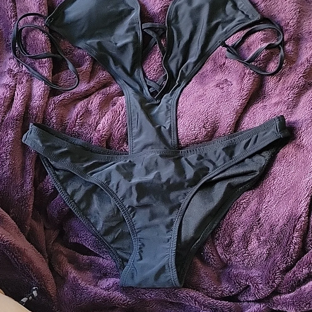 Wetseal Black Strappy Cutout One Piece swim suit, sz Small - Picture 2 of 6